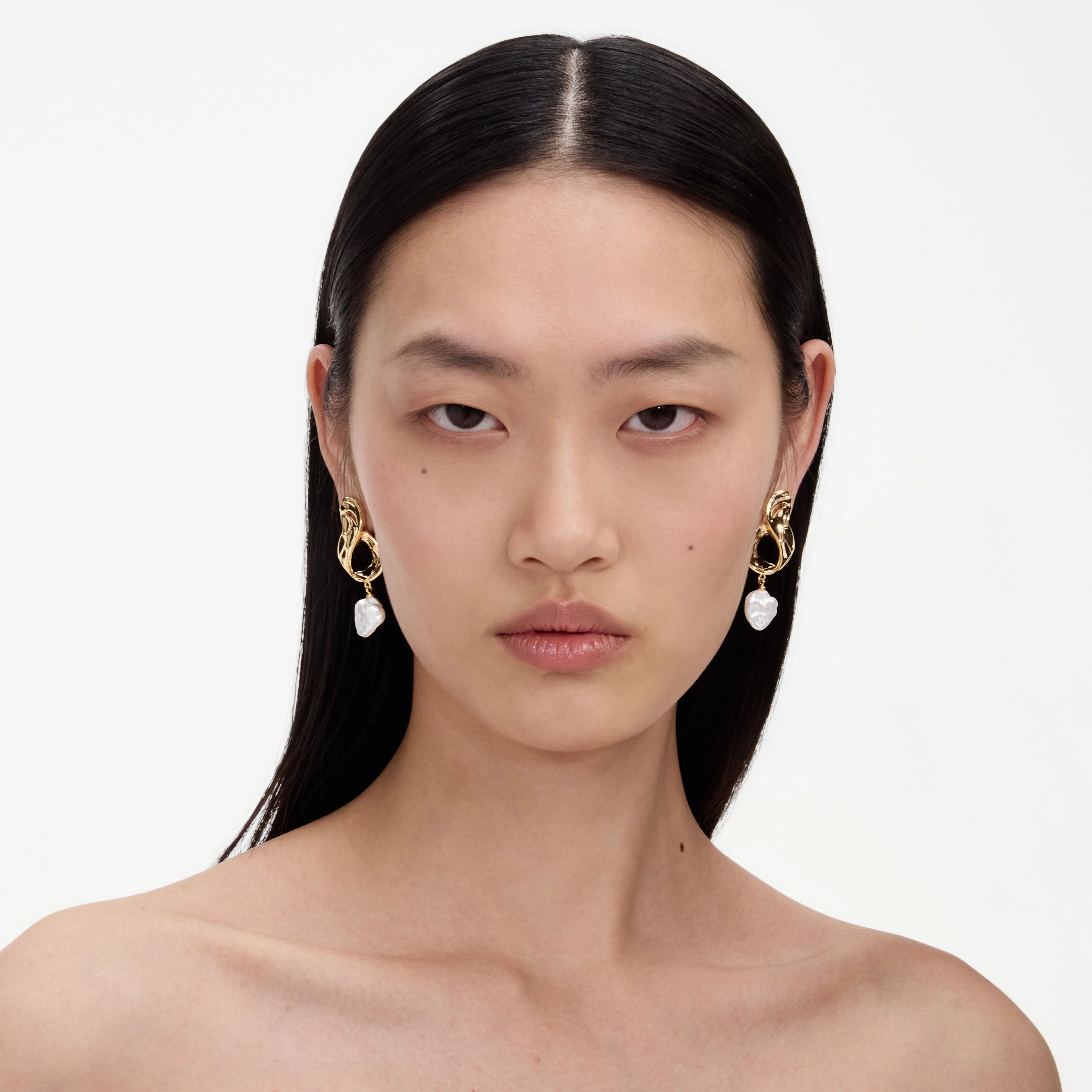 Gold Link Pearl Drop Earrings - Image 4