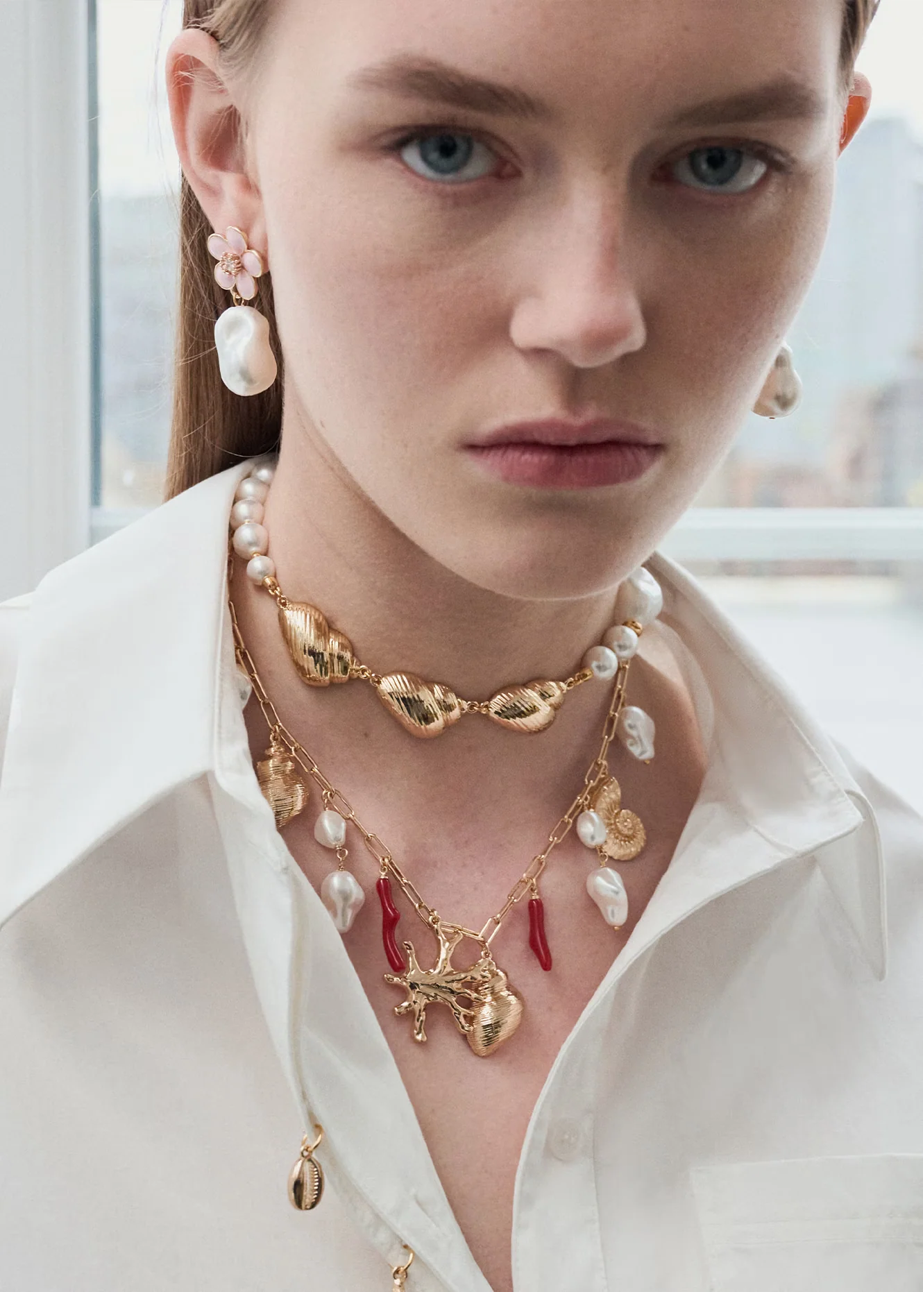Gold Shell And Pearl Necklace - Image 5
