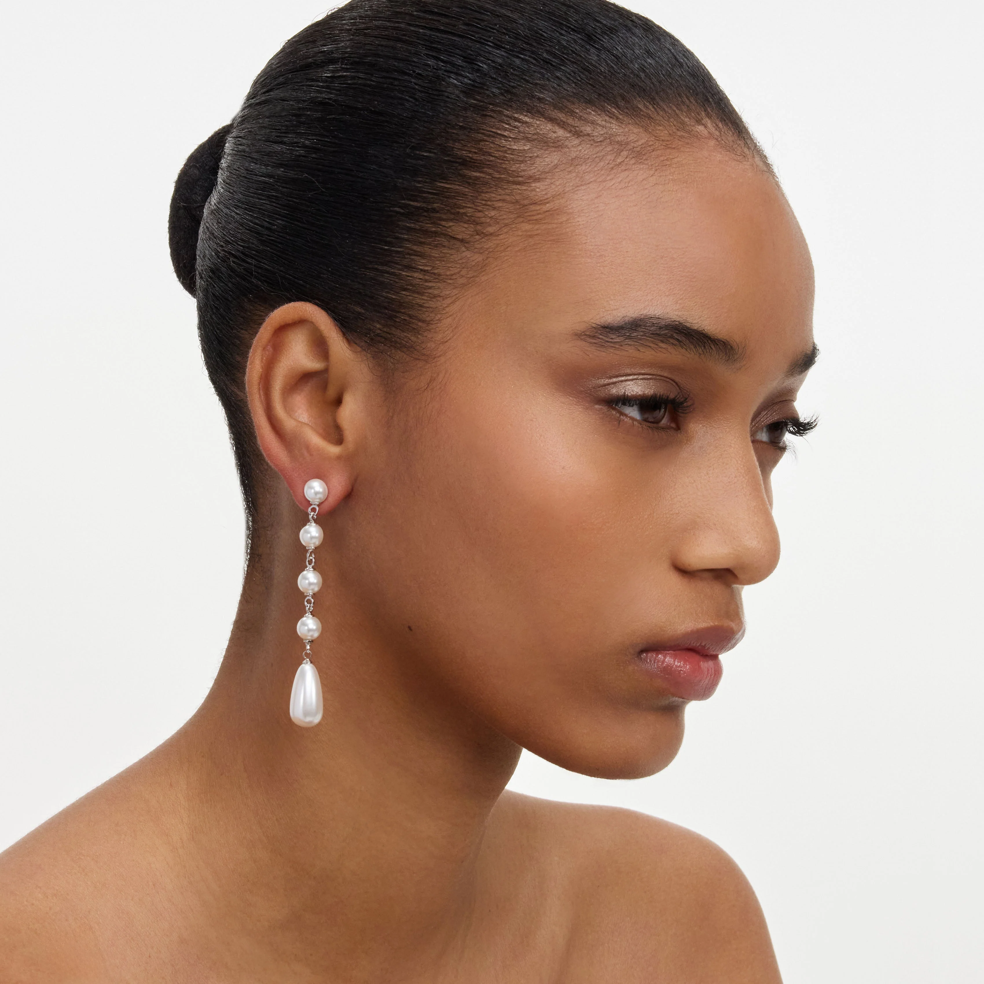 Pearl Droplet Earrings - Image 4