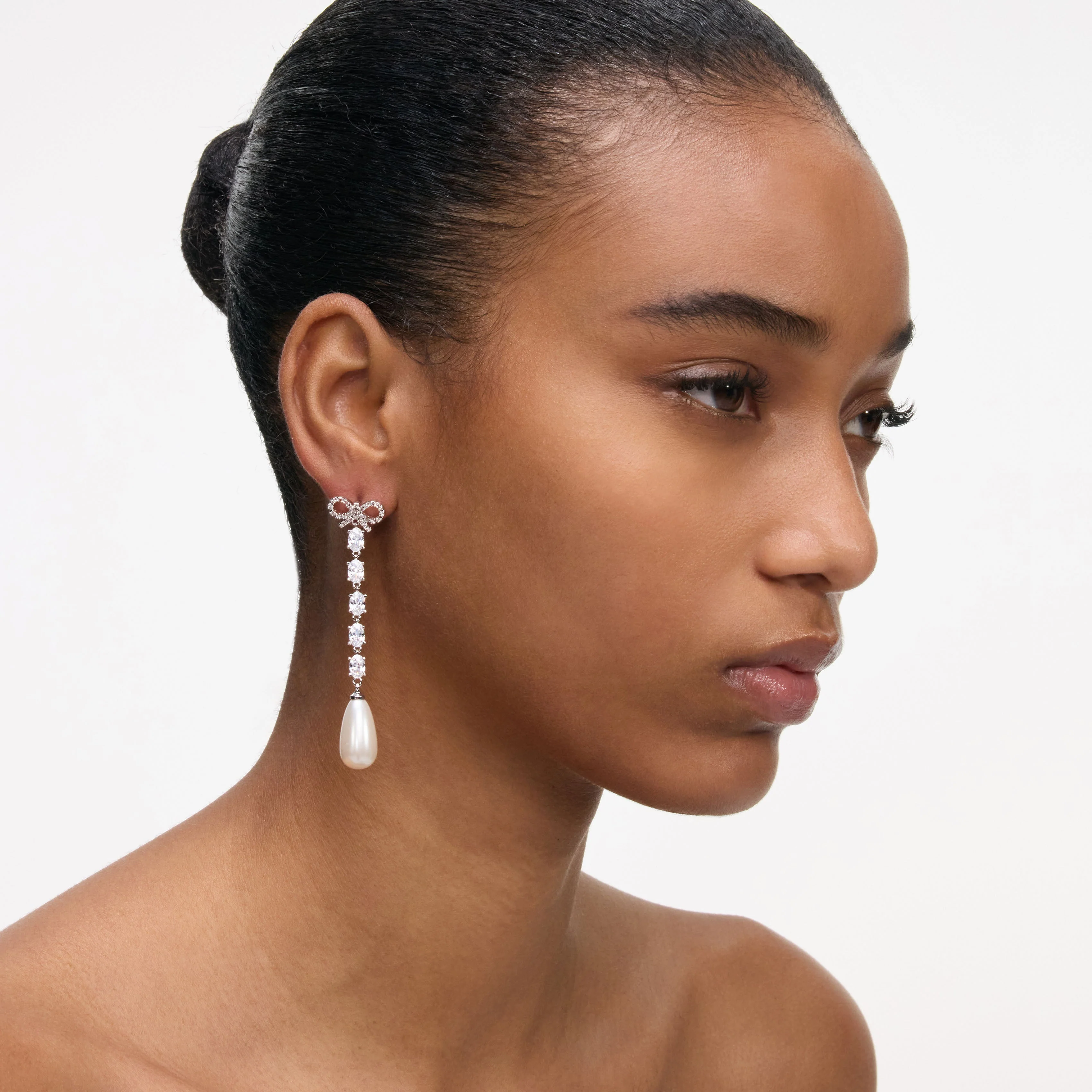 Bow Pearl Droplet Earrings - Image 2