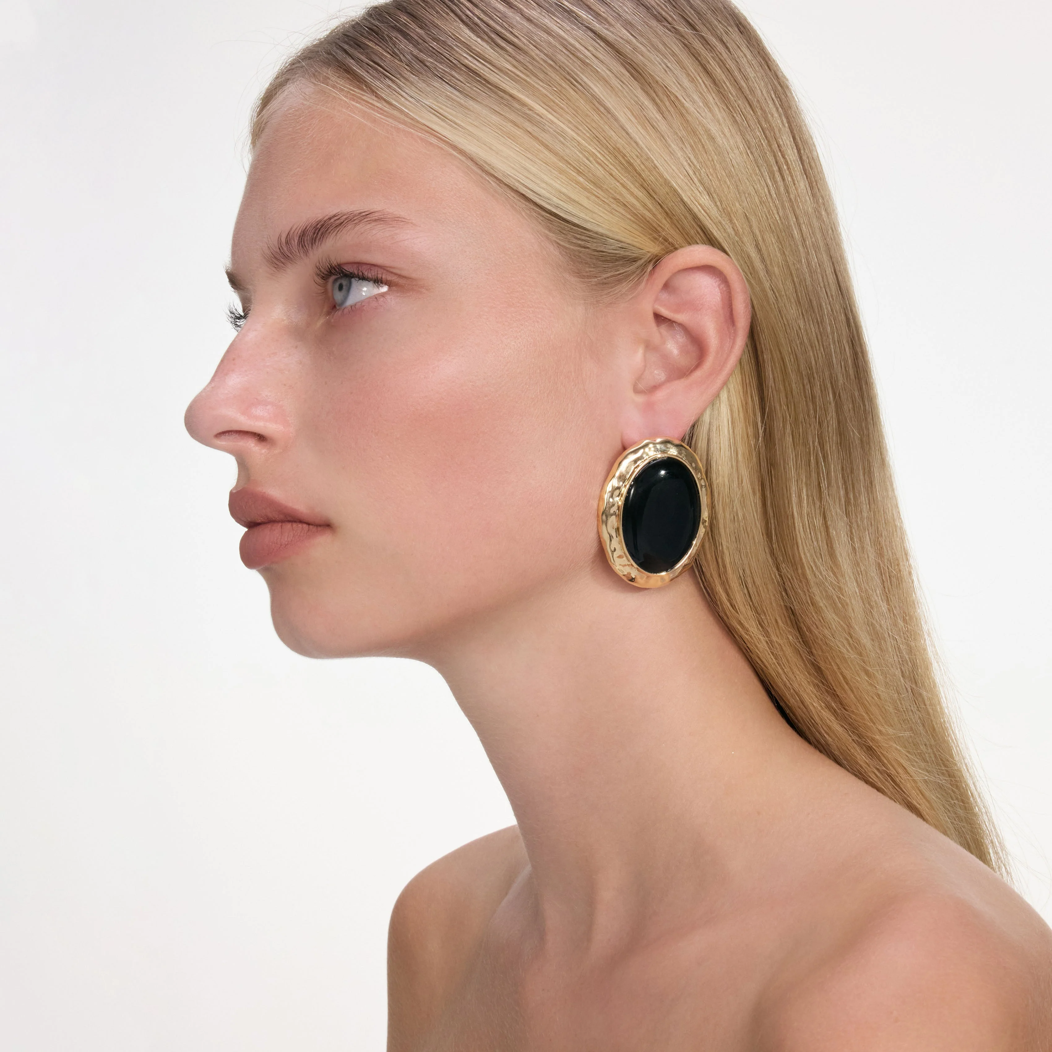 Hammered Gold Black Earrings - Image 2