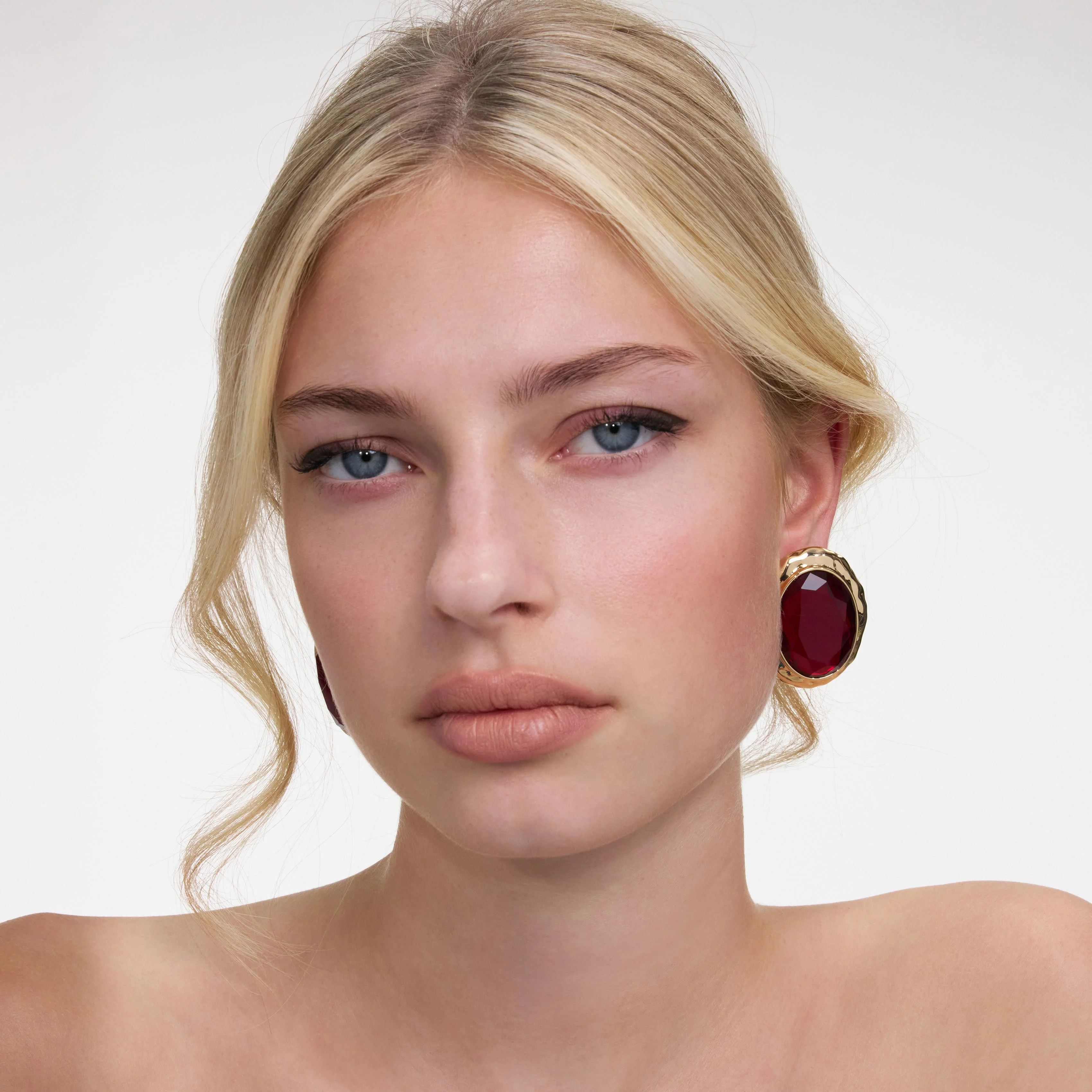 Hammered Gold Red Earrings - Image 2