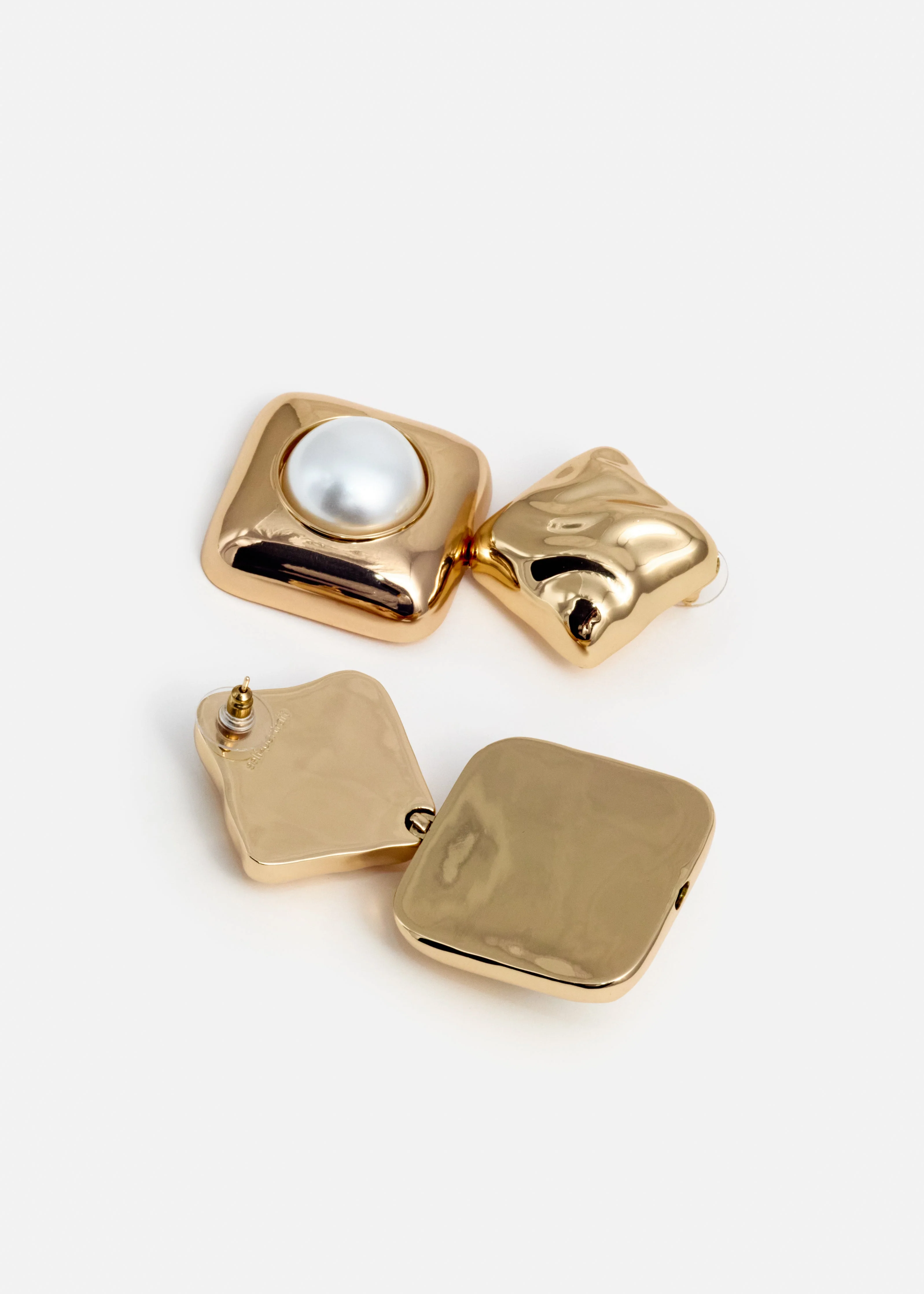 Mottled Gold Pearl Tiered Earrings - Image 3
