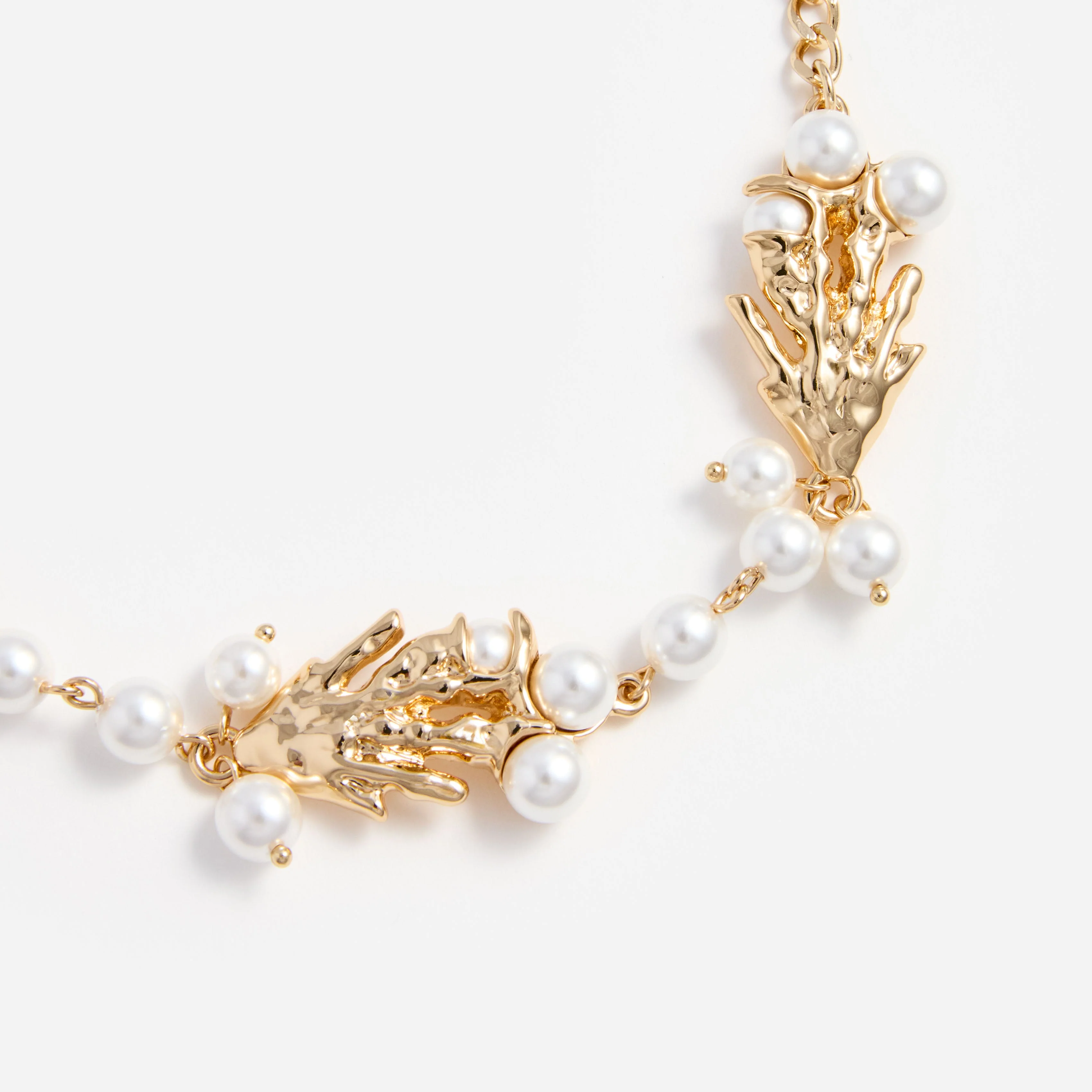 Gold Coral Pearl Bracelet - Image 3