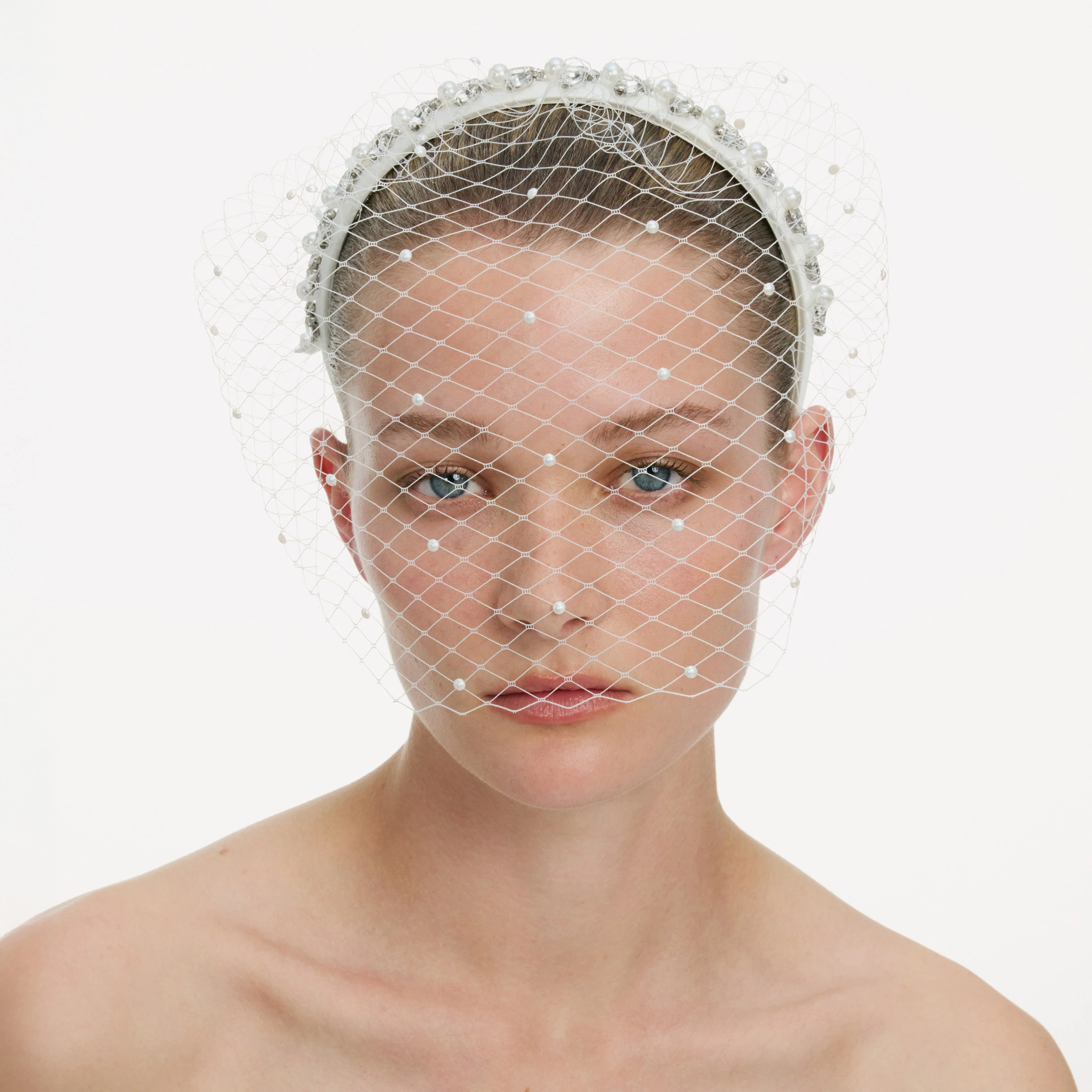 Pearl Embellished Veil Headband - Image 2