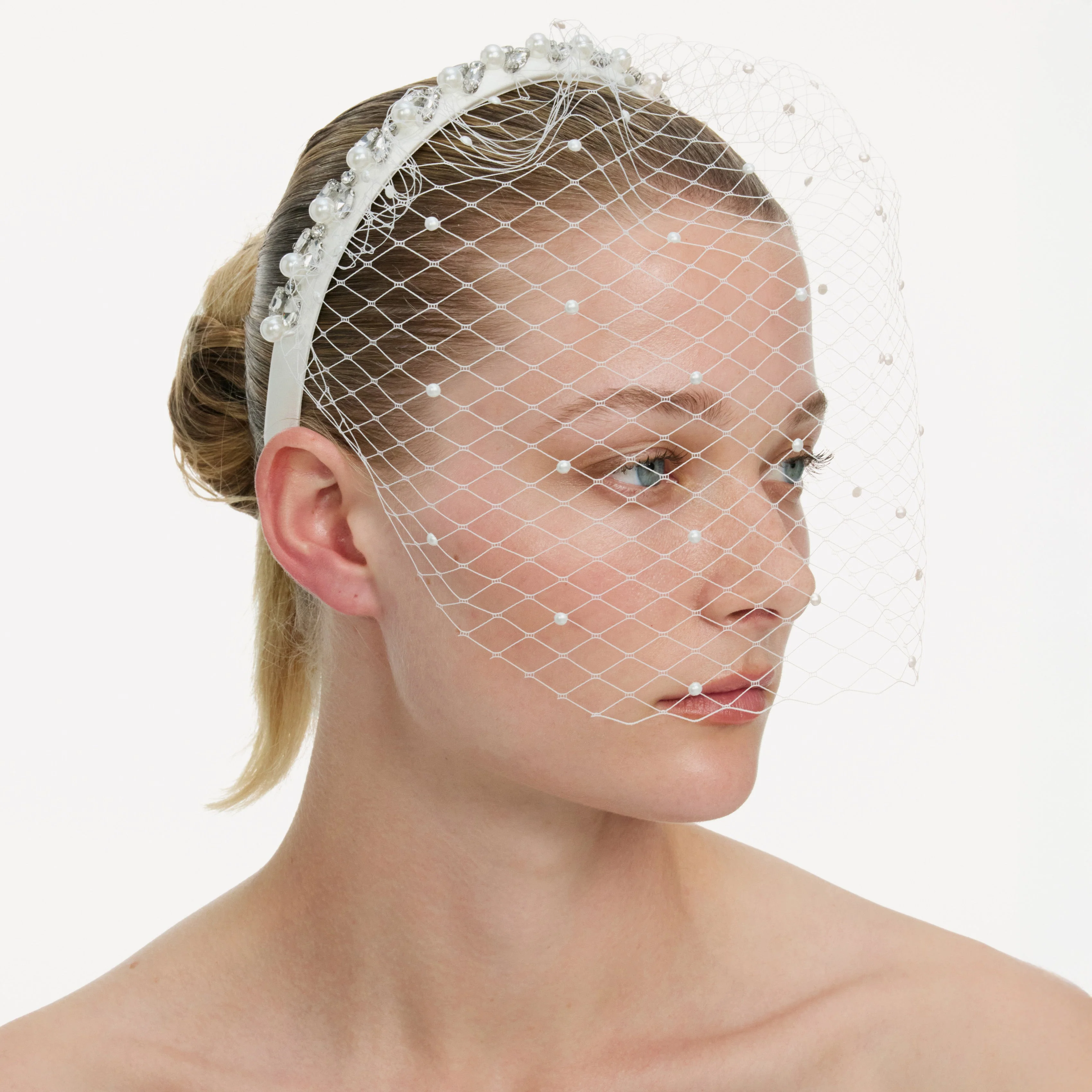 Pearl Embellished Veil Headband - Image 4