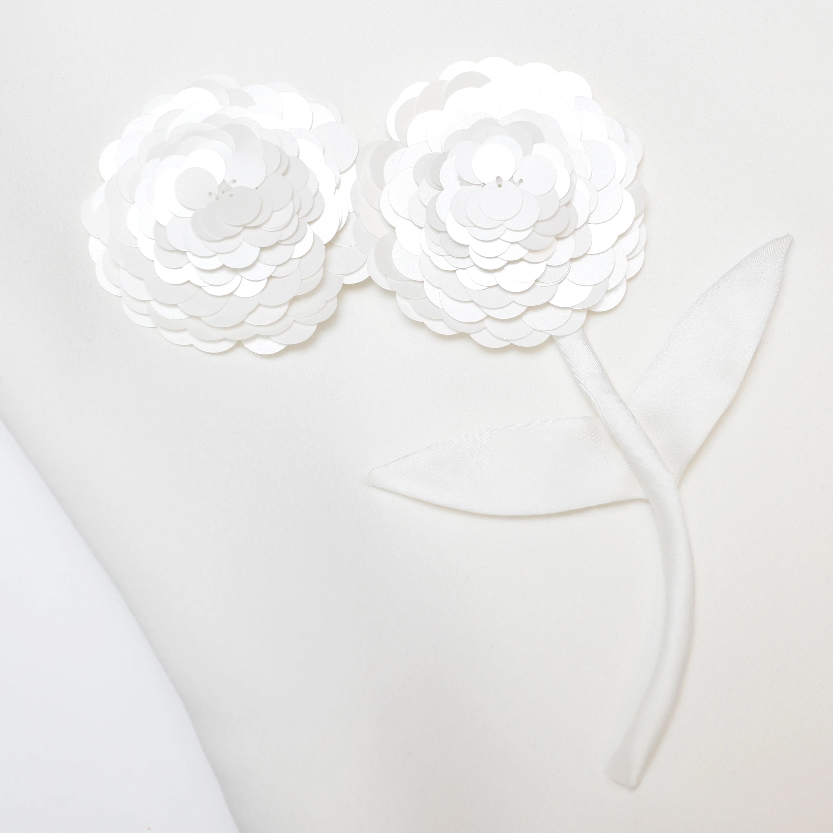 White Crepe Embellished Flower Mini Dress - Image 5
